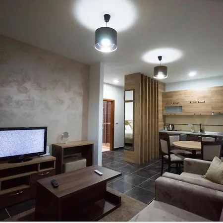 Hills Lux Mn شقة زلاتيبور